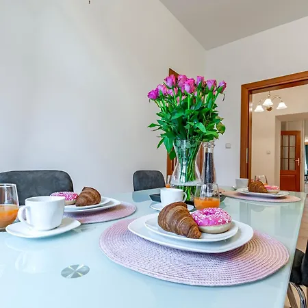 Apartment Unique Historic Palace Pressburg