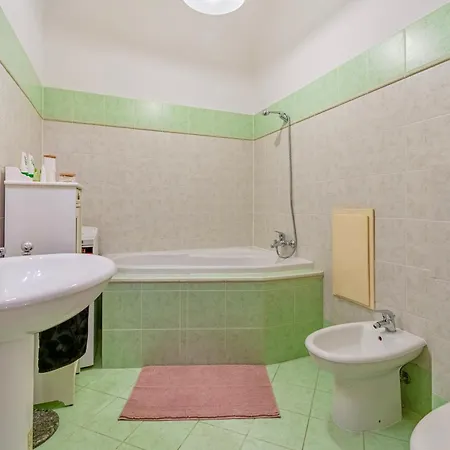 Appartement Unique Historic Palace Bratislava